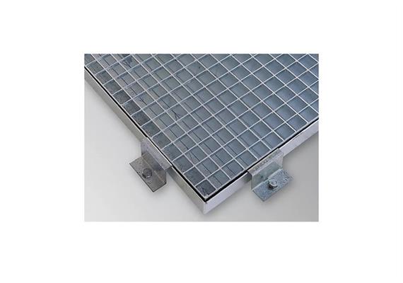 Pince de bord pour bac plat en acier 1025110 Pince de bord pour bac plat en acier 1025110